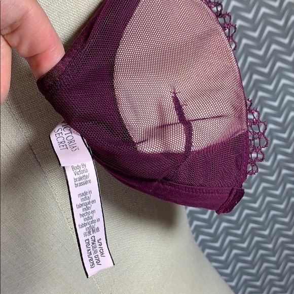 Victoria Secret Bra - Picture 8 of 8